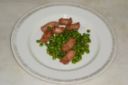 Bocconcini di salsiccia alla paprika con piselli