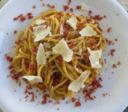 Spaghetti ai porri, speck croccante e pecorino