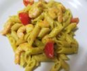 Mezze penne con gamberi e salsa di fiori di zucca