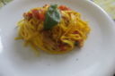Tagliatelle allo zafferano, pollo e guanciale