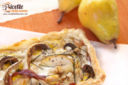 Schiacciata di pere, speck e radicchio