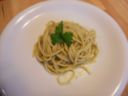 Spaghetti al pesto di noci e alici