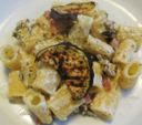 Pasta, ricotta, melanzane grigliate e speck