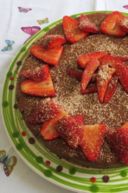Cremoso al cioccolato, fragole e cannella
