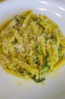Pennette alla carbonara di zucchine in fiore