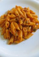 Pasta con ragù di salsiccia e pecorino