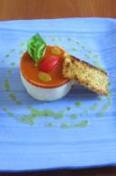 Raveggiolo, pomodoro, pane e basilico