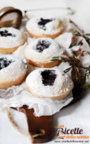 Muffin di Natale con confettura di lamponi