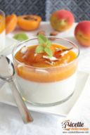 Panna cotta alle mandorle e albicocche