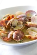 Vongole 2 | La ricetta della zuppetta con zenzero e alloro