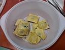 Milano. Sette ravioli a mensa sono davvero pochi, denuncia la maestra