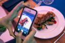 Scatta, pubblica su Instagram e il pranzo è gratis