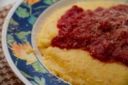 Le 4 regole della polenta perfetta e cremosa prevedono l’uso del burro?