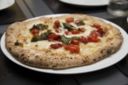 8 pizze imperdibili dell’estate perché sono monumento di Napoli