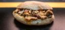 Roma. Mordi e Vai apre in zona Appia Nuova con un panino carbonara strepitoso
