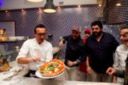 Pizza show. La sfida Cannavacciuolo, Bastianich, Barbieri da Gino Sorbillo a Napoli