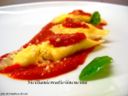 Ravioli di ricotta con pomodoro e basilico