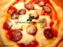 Pizza salame e pecorino Dop, alla ‘sarda’