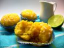 Muffin di mais e mandorle con miele e lime