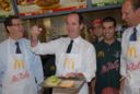Da domani parte la linea McItaly, Zaia: i contadini italiani invadono McDonald's