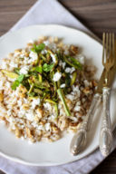 Insalata di farro con zucchine e feta