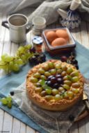 CROSTATA CON UVA E CREMA PASTICCERA