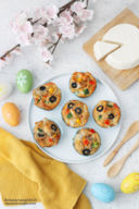 Muffin integrali salati con verdure, semi di chia e caciotta