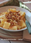 Bombolotti alle Briciole con Cipolle e Patate