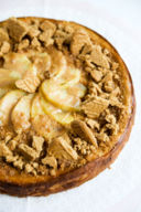 Cheesecake mele, cannella e speculoos