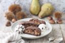 Strudel alla farina di castagne con pere e cioccolato