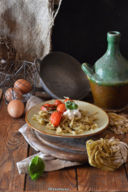 TAGLIATELLE AL PESTO CON POMODORI CONFIT E STRACCIATELLA