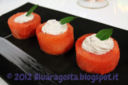 Coppette di anguria con mousse di feta alle erbe aromatiche