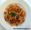 Fusilli con il tonno fresco e pomodorini