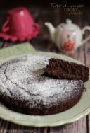 Torta di carote con cacao e pistacchi (senza uova)