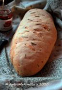 Filone di Farine Miste con Crema di Pomodori Secchi, Basilico e Rosmarino