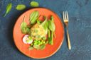 Frittata ai piselli ed erbe aromatiche  con asparagi