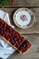 Tarte (senza cottura) con ganache al cioccolato e lamponi