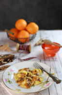 Ravioli di pecorino e miele al burro e panpepato