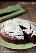 Torta al cioccolato con rum e pistacchio (senza uova)