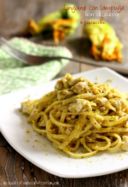 Linguine con lampuga, crema di fiori di zucca e pistacchi