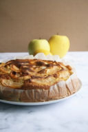Torta di mele al bicchiere, la ricetta senza usare la bilancia