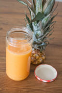 Smoothie di ananas, carote e mele