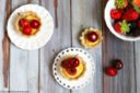 Crostatine con crema alla vaniglia e ciliegie