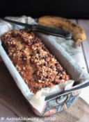 Banana Bread con Nocciole e Gocce di Cioccolato