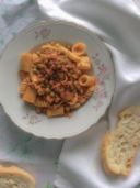 Pasta Mista con Ragù di Carne e Piselli