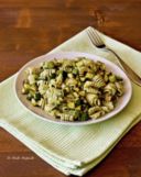 Pasta con zucchine in salsa alle erbe aromatiche