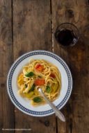 15 minuti in cucina: spaghetti all'acqua di pomodoro e pomodori verdi