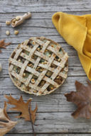 Torta salata di piadine con toma piemontese, funghi e nocciole