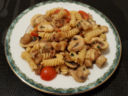 Pasta con salsiccia e funghi champignon