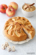 Torta agli albumi con mele e cannella